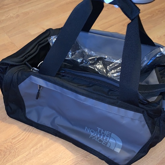 NWT The North Face Landfall Expandable Duffel Bag - Picture 2 of 16